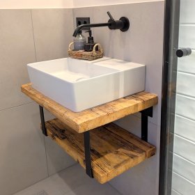 Mobile Preview: Waschtischunterschrank im Bad. Holz / Massivholz / Altholz, Stahlträger schwarz, Aufsatzwaschtisch weiß, schwarze Wand-Auslaufarmatur